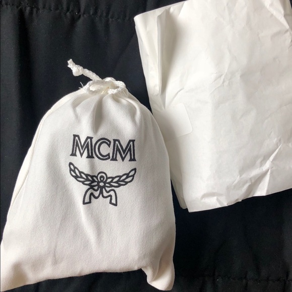 MCM Visetos Letter Belt 1.5” - Picture 3 of 5